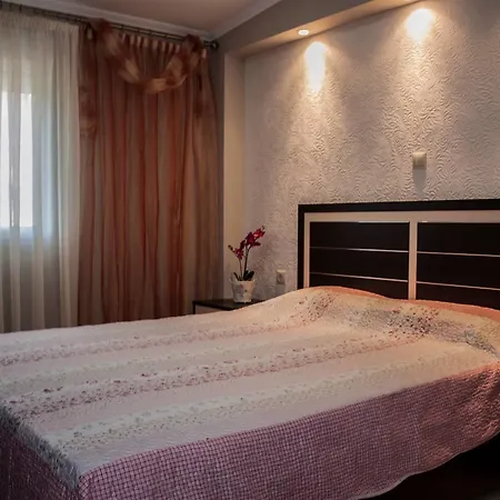 Pagona House فندق