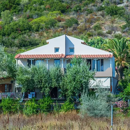 Pagona House فندق توروني